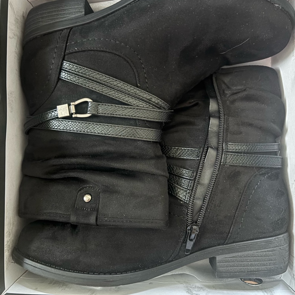 VJH Confort Black Ankle Boots with Zipper and Buckle